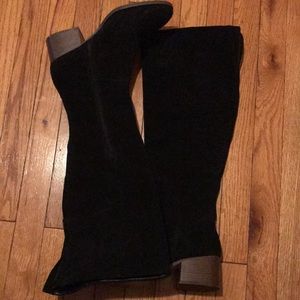 Black sued boots